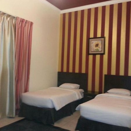 Hotel & Resort Golden Marina Janbu Pokój zdjęcie