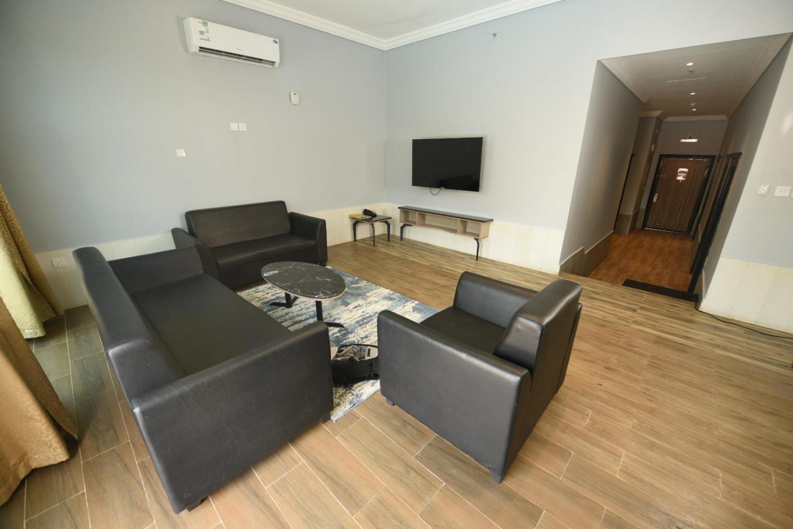 Hotel & Resort Golden Marina Janbu Zewnętrze zdjęcie